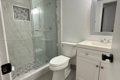 Condominio en venta en Tamarac, Florida, 2 dormitorios № 2076408 - foto 12