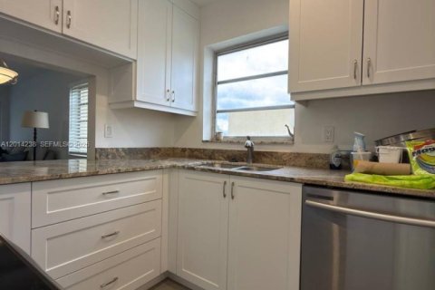 Condominio en venta en Tamarac, Florida, 2 dormitorios № 2076408 - foto 3