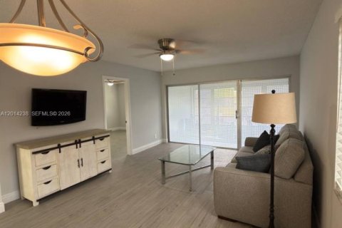 Condominio en venta en Tamarac, Florida, 2 dormitorios № 2076408 - foto 2