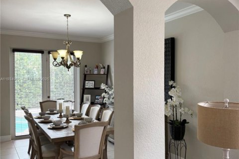 House in Homestead, Florida 5 bedrooms, 331.38 sq.m. № 1993187 - photo 12