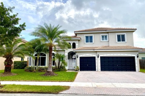 House in Homestead, Florida 5 bedrooms, 331.38 sq.m. № 1993187 - photo 1