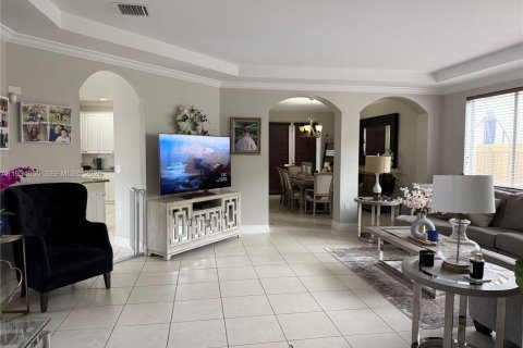 House in Homestead, Florida 5 bedrooms, 331.38 sq.m. № 1993187 - photo 11