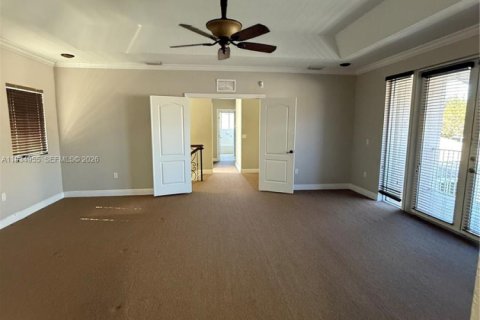 Villa ou maison à louer à Homestead, Floride: 5 chambres, 331.38 m2 № 1993187 - photo 19