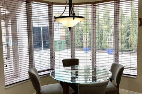 House in Homestead, Florida 5 bedrooms, 331.38 sq.m. № 1993187 - photo 6