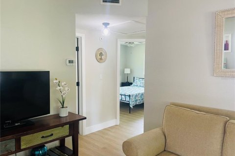House in Saint Petersburg, Florida 2 bedrooms, 75.81 sq.m. № 2132343 - photo 19
