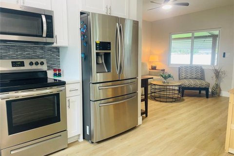 House in Saint Petersburg, Florida 2 bedrooms, 75.81 sq.m. № 2132343 - photo 17