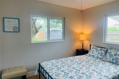 House in Saint Petersburg, Florida 2 bedrooms, 75.81 sq.m. № 2132343 - photo 23