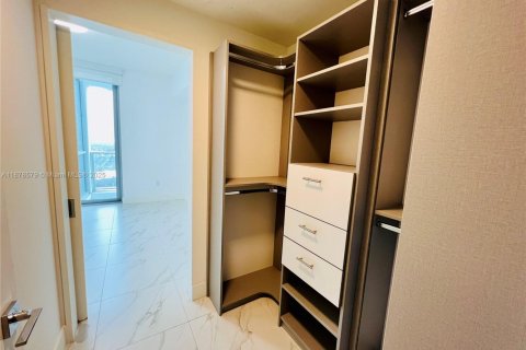 Condo in Sunrise, Florida, 2 bedrooms  № 1927357 - photo 14