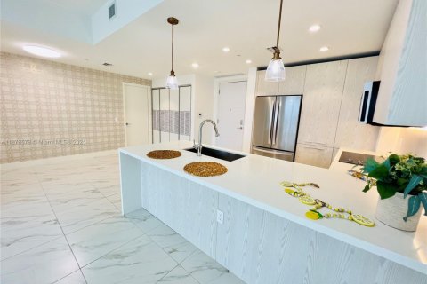 Condo in Sunrise, Florida, 2 bedrooms  № 1927357 - photo 7