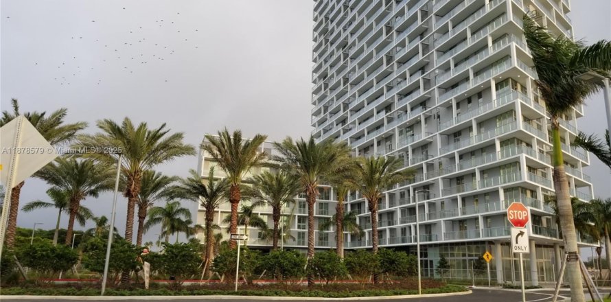 Condo in Sunrise, Florida, 2 bedrooms № 1927357