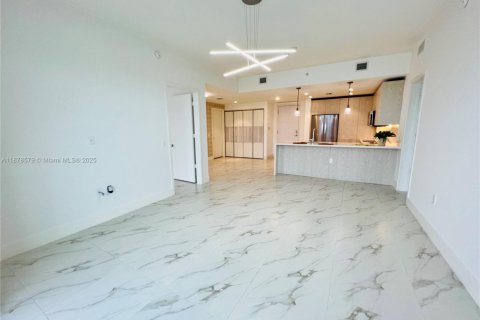 Condo in Sunrise, Florida, 2 bedrooms  № 1927357 - photo 9
