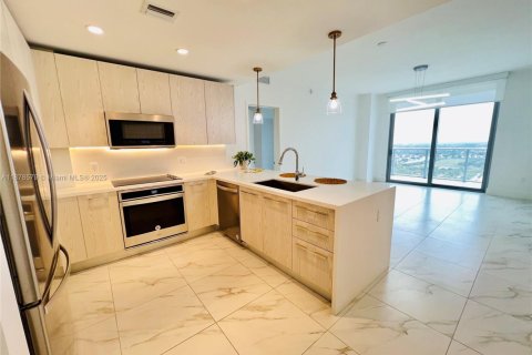 Condo in Sunrise, Florida, 2 bedrooms  № 1927357 - photo 3
