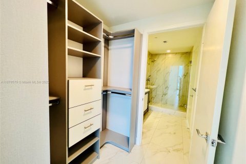 Condo in Sunrise, Florida, 2 bedrooms  № 1927357 - photo 15