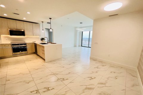 Condo in Sunrise, Florida, 2 bedrooms  № 1927357 - photo 5