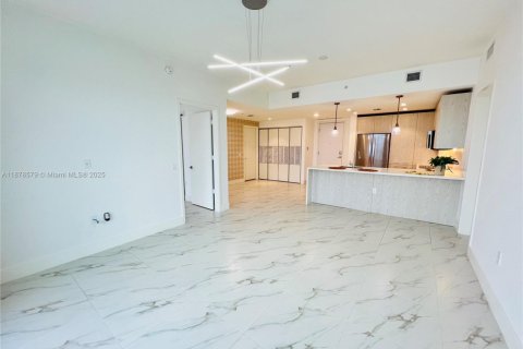 Condo in Sunrise, Florida, 2 bedrooms  № 1927357 - photo 20