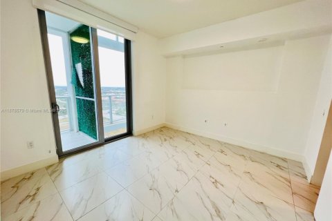 Condo in Sunrise, Florida, 2 bedrooms  № 1927357 - photo 8