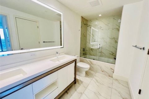 Condo in Sunrise, Florida, 2 bedrooms  № 1927357 - photo 13