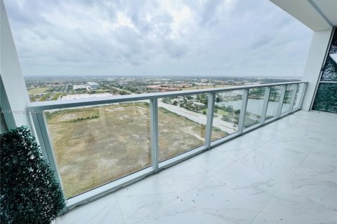 Condo in Sunrise, Florida, 2 bedrooms  № 1927357 - photo 2
