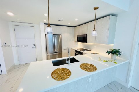 Condo in Sunrise, Florida, 2 bedrooms  № 1927357 - photo 6