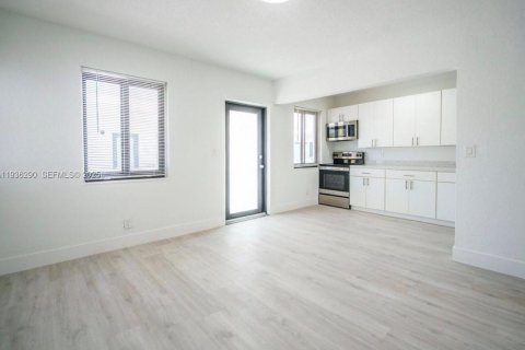 Apartment in Miami Beach, Florida 1 bedroom № 1994315 - photo 3