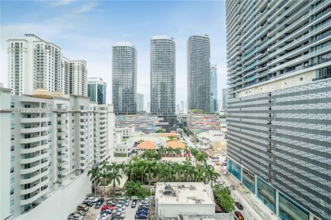 Condo in Miami, Florida, 1 bedroom  № 2006285 - photo 20