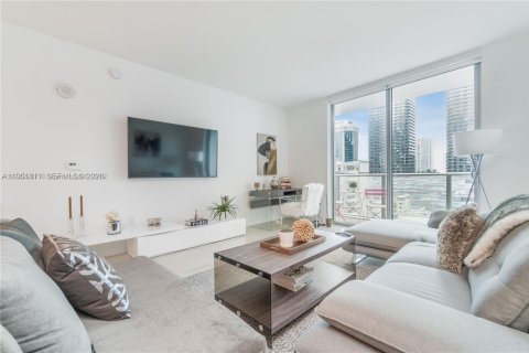 Condo in Miami, Florida, 1 bedroom  № 2006285 - photo 2