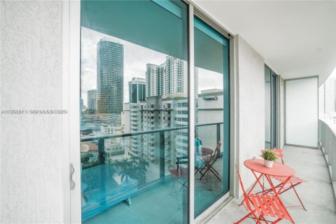 Condo in Miami, Florida, 1 bedroom  № 2006285 - photo 25