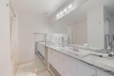 Купить кондоминиум в Веллингтон, Флорида 3 комнаты, 109.07м2, № 2086036 - фото 15