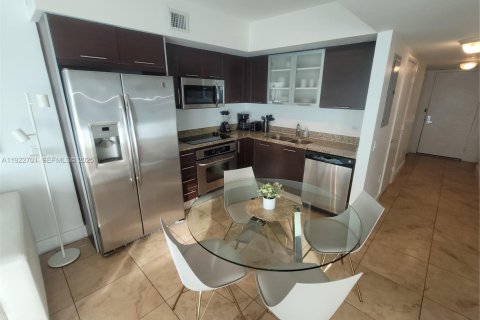 Снять в аренду кондоминиум в Майами, Флорида 2 спальни, 133.87м2, № 2034610 - фото 7