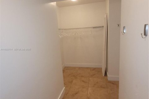 Снять в аренду кондоминиум в Майами, Флорида 2 спальни, 133.87м2, № 2034610 - фото 14