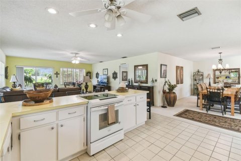 House in Winter Haven, Florida 2 bedrooms, 171.22 sq.m. № 1676935 - photo 16
