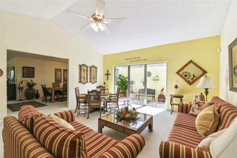 Villa ou maison à vendre à Winter Haven, Floride: 2 chambres, 171.22 m2 № 1676935 - photo 3