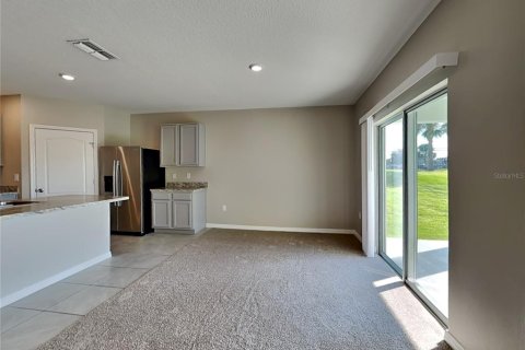 Casa en alquiler en Winter Haven, Florida, 4 dormitorios, 173.45 m2 № 1914555 - foto 2