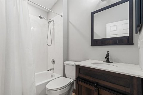 House in Tampa, Florida 3 bedrooms, 141.4 sq.m. № 1901023 - photo 5