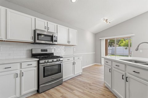 House in Tampa, Florida 3 bedrooms, 141.4 sq.m. № 1901023 - photo 9