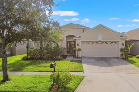 House in Tampa, Florida 3 bedrooms, 141.4 sq.m. № 1901023 - photo 1