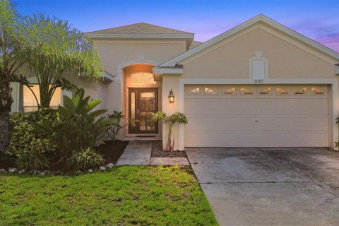 House in Tampa, Florida 3 bedrooms, 141.4 sq.m. № 1901023 - photo 2