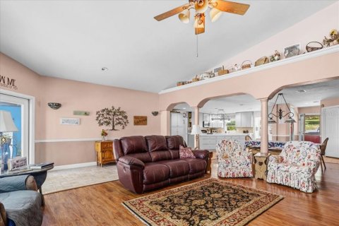 Casa en venta en Melrose, Florida, 5 dormitorios, 342.62 m2 № 2122222 - foto 16