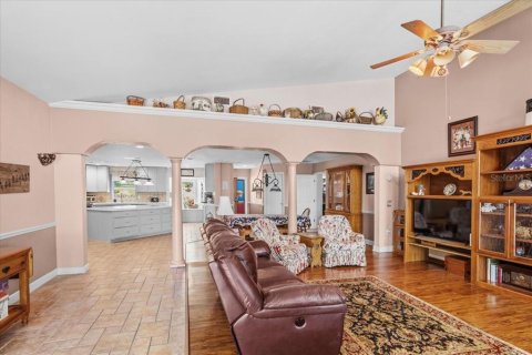 Casa en venta en Melrose, Florida, 5 dormitorios, 342.62 m2 № 2122222 - foto 17