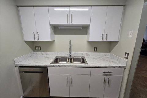 Copropriété à louer à Orlando, Floride: 2 chambres, 79.06 m2 № 2383639 - photo 4