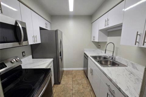 Copropriété à louer à Orlando, Floride: 2 chambres, 79.06 m2 № 2383639 - photo 6
