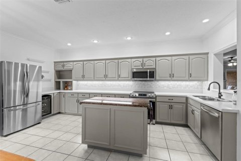 Townhouse in Winter Haven, Florida 3 bedrooms, 284.47 sq.m. № 1894473 - photo 10