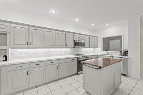 Townhouse in Winter Haven, Florida 3 bedrooms, 284.47 sq.m. № 1894473 - photo 8