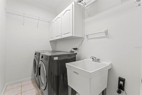 Townhouse in Winter Haven, Florida 3 bedrooms, 284.47 sq.m. № 1894473 - photo 26