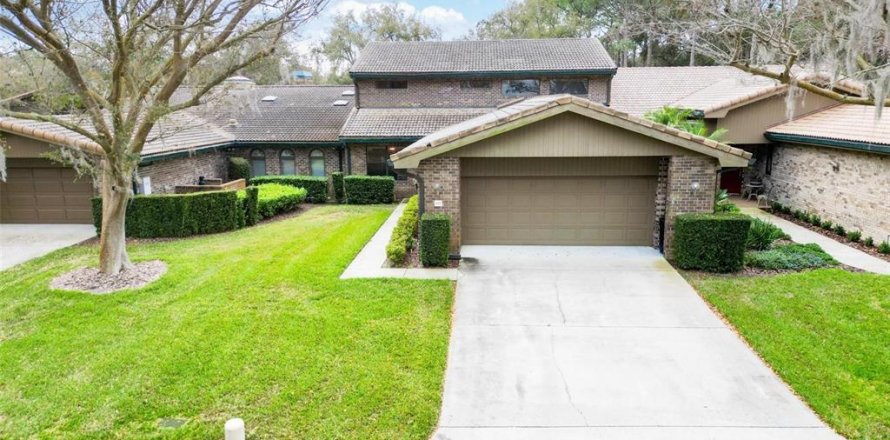Townhouse in Winter Haven, Florida 3 bedrooms, 284.47 sq.m. № 1894473