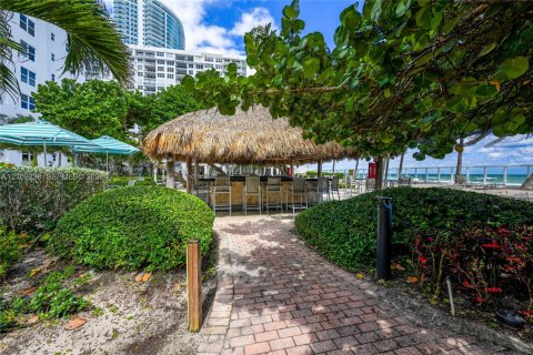 Condominio en alquiler en Hollywood, Florida, 2 dormitorios, 116.22 m2 № 2424451 - foto 29