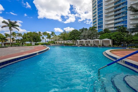 Condominio en alquiler en Hollywood, Florida, 2 dormitorios, 116.22 m2 № 2424451 - foto 27