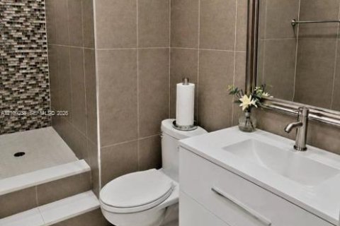 Condominio en alquiler en Hollywood, Florida, 2 dormitorios, 116.22 m2 № 2424451 - foto 21