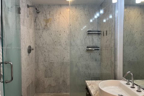Condominio en alquiler en Miami, Florida, 1 dormitorio, 74.51 m2 № 2009658 - foto 15