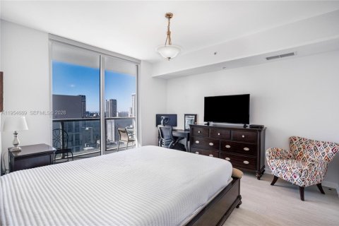 Condominio en alquiler en Miami, Florida, 1 dormitorio, 74.51 m2 № 2009658 - foto 19